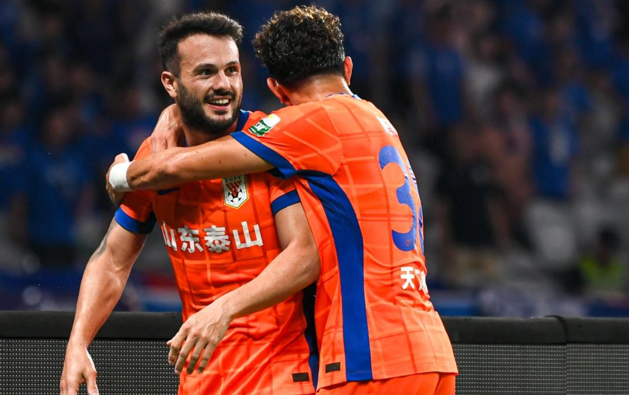 开云体育中国-一场3-3上演神剧情，中超神锋戴帽绝平，申花主帅不敢相信