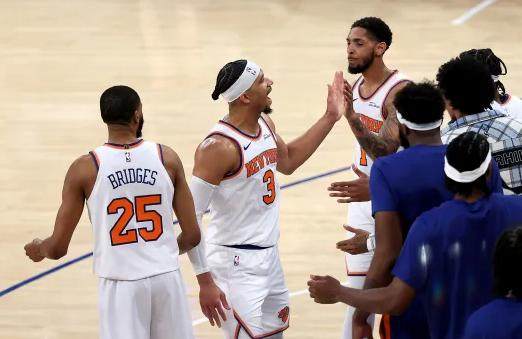 开云体育在线-【现场】361刀票价见证疯狂 纽约逆转创季后赛纪录