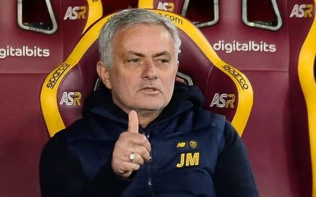 开云体育登录-穆里尼奥：欧洲最差劲杯赛 可惜我只有1个迪巴拉