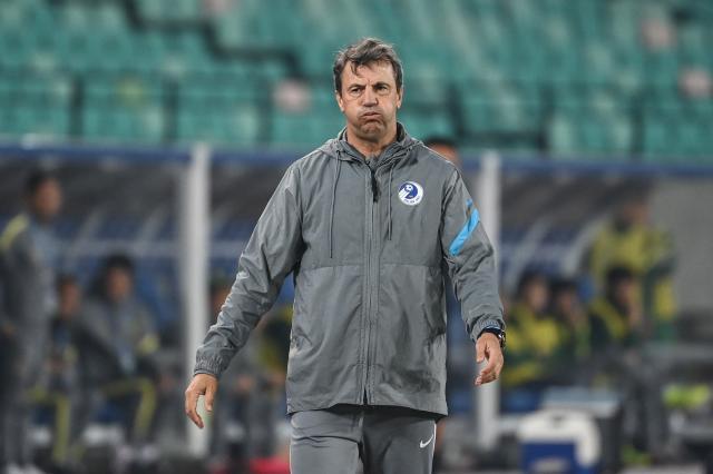 开云体育中国-老队友对决何塞抓住救命稻草 首胜后急需解决一点