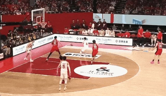 狂吹中国技犯违体 日本主场哨离谱！杨毅：无法无天